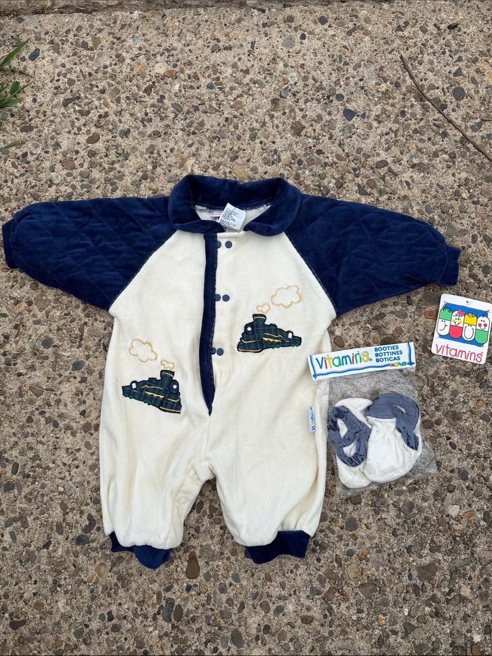 NWT! VINTAGE Vitamins Baby Train Embroidered One-Piece in Navy and Cream 3-6 90s